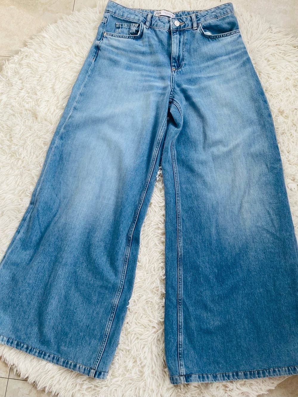 Zara Wide Leg Cropped Jeans Light Wash High Rise Culottes Jeans Size 6